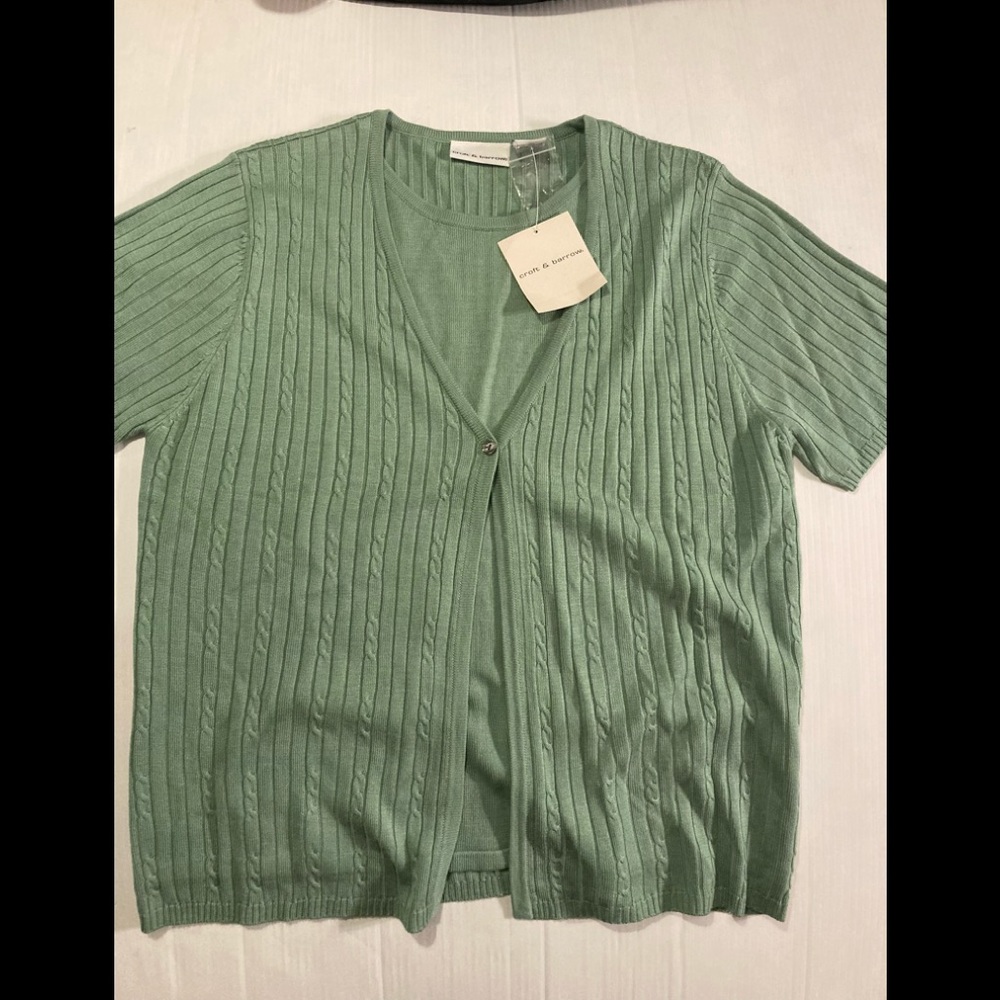 Croft & Barrow green sweater misses large